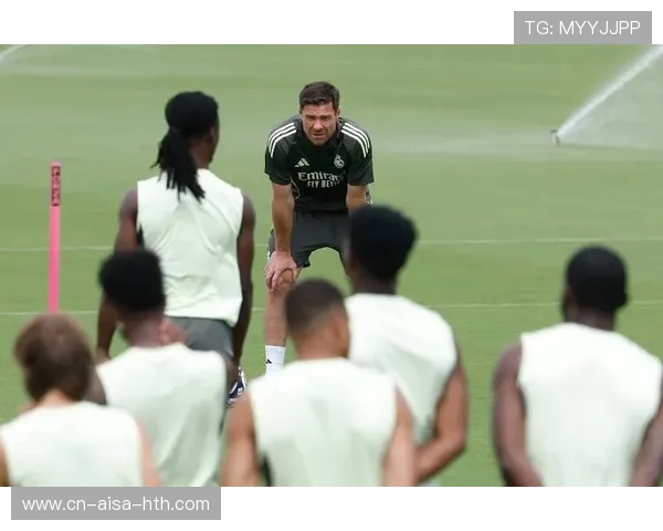 皇马更衣室暗潮涌动!阿隆索执教权威遭遇前所未有压力