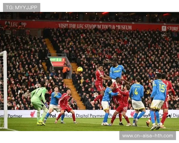 利物浦定位球攻防演练：头球点位与二次球争夺练到深夜