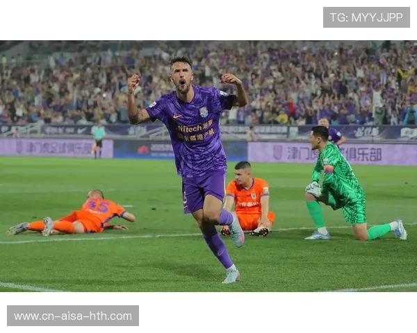 天津津门虎中路防守压缩，直接封死对手直塞线路