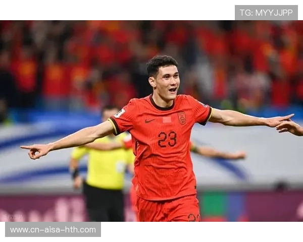 成都蓉城拜合拉木反击带球狂奔，单刀推射稳稳命中